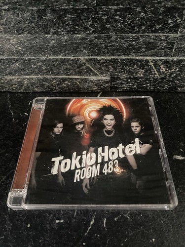 Tokio hotel room 483 - room,